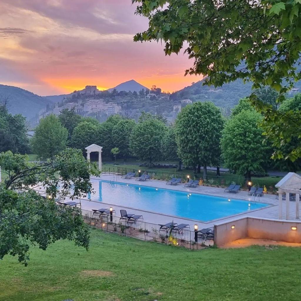 La Vue Est Belle Lejlighed Montbrun-les-Bains Eksteriør billede